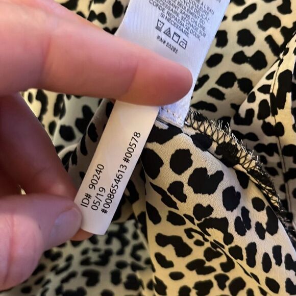 Express large long sleeve black and tan animal print blouse - CP - Picture 5 of 5